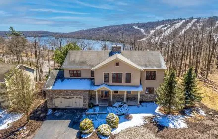 Lake & Slope View Luxury Lodge